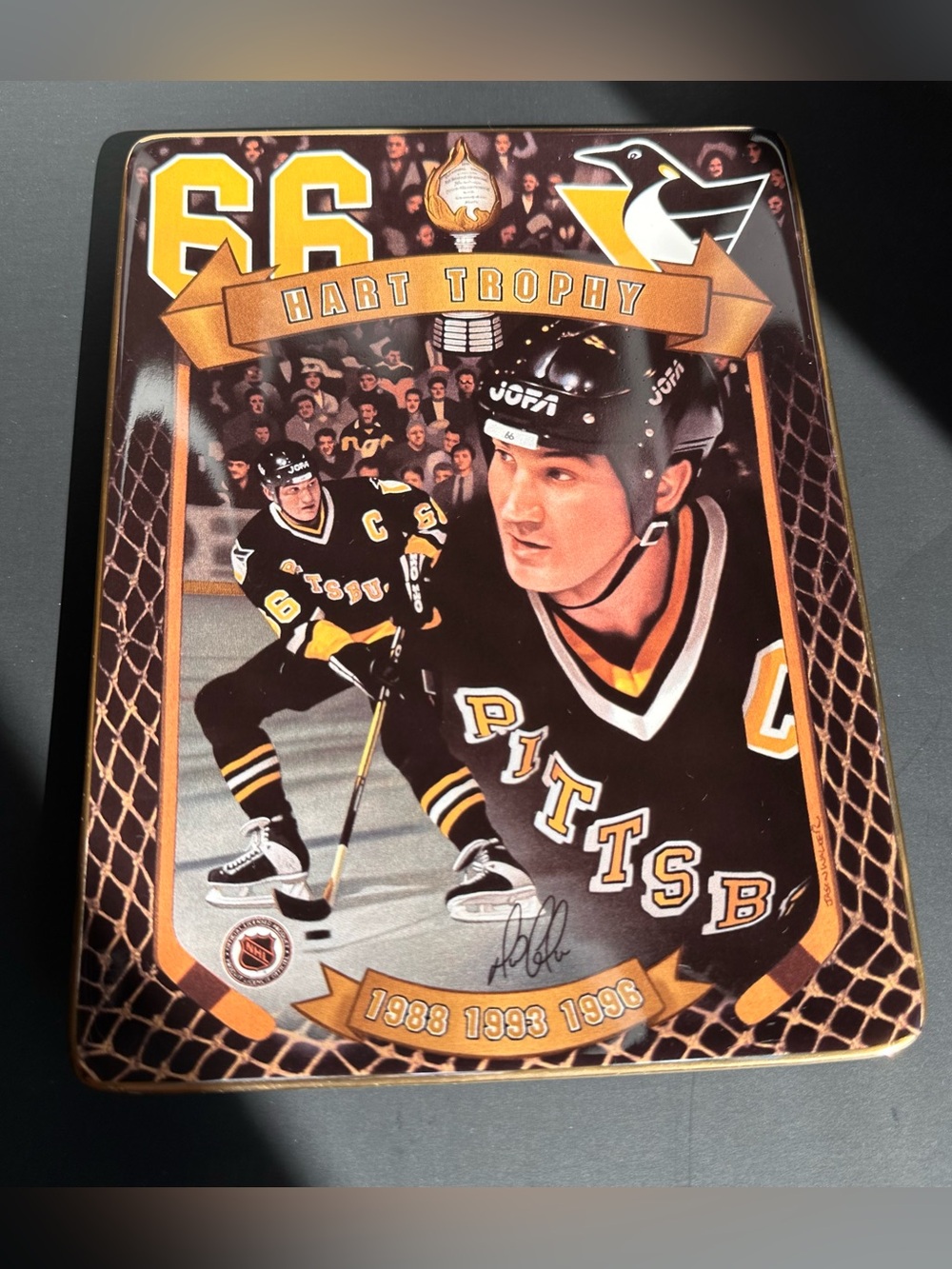 1997 "Most Valuable Mario" limited-edition collector plate/Mario Lemieux